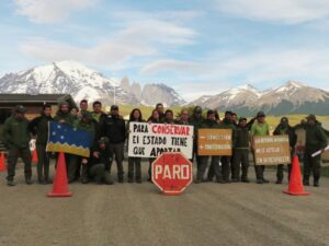 Guardaparques de Conaf realizan paro en Torres del Paine