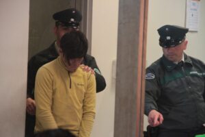 Joven que celebró cumpleaños asaltando ahora fue detenido profanando tumbas