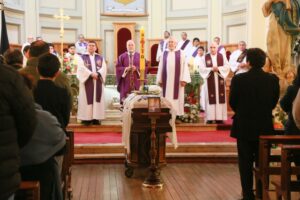 Emotivo adiós rindieron a diácono de la Iglesia Catedral