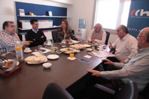 Eugenia Mancilla presenta propuesta parlamentaria a la Cámara Chilena de la Construcción
