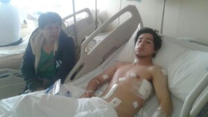 Joven apuñalado por ex compañero:  “Me atacó por la espalda  y me dijo que me iba a matar”