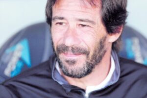 Colo Colo baraja tres nombres para remplazar a Guede