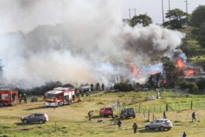 Matrimonio damnificado tras voraz incendio en parcela del Barrio Industrial