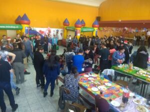 Bomberos celebraron Navidad a sus hijos