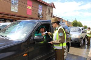 Carabineros de Chile realiza campaña preventiva de accidentes de tránsito para este fin de semana largo