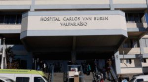 Hombre habría sido drogado y violado tras cita por chat: acusó despertar 10 horas después