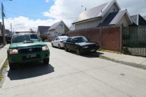 Delincuentes abandonaron auto en sector sur luego de robarlo en pleno centro
