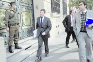 Fraude en Carabineros: Nuevas formalizaciones  y rebaja de cautelares