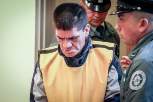 “Hijo del año” deberá pasar casi  una década en la cárcel por violar  a su madre y quemarle la casa