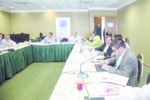 Alcaldes del país analizan en Punta Arenas mayores atribuciones para municipios
