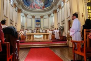 En Magallanes sólo hay una persona  que podría convertirse en sacerdote