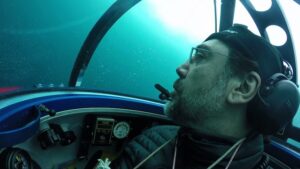 Actor español Javier Bardem se sumergió en aguas antárticas con la ayuda de Greenpeace