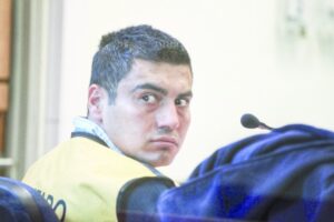 Siete años de cárcel arriesga imputado en juicio luego de  sustraer especies y dinero que ocultó en su ropa interior