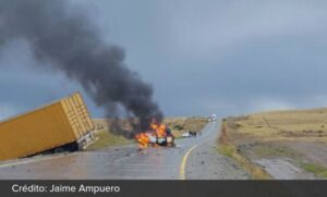 5 ciudadanos argentinos mueren en accidente en Magallanes: auto se incendió tras el choque