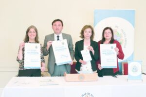 Se realizó el lanzamiento del concurso literario “Una mujer, una historia”