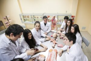 Carrera de Medicina de la UMAG fue nuevamente acreditada