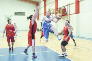 Torneo de Básquetbol de Verano se tomará el Gimnasio Sokol durante enero