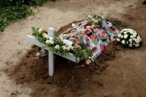 El adiós a Nicanor Parra: concurrido funeral que incluyó la presencia de Bachelet