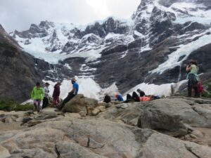 Lanzan libro de buenas prácticas para el turismo en Torres del Paine