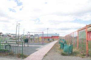 Vecinos alertan por depravado que  busca a niñas en plazas de juego