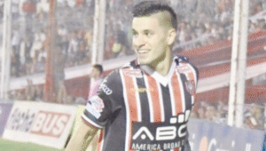 Volante de Racing en la órbita de tres equipos chilenos