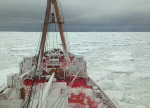 Buques de la Armada  navegarán el equivalente a dos vueltas a la Tierra