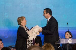 Presidenta Michelle Bachelet se despidió de Magallanes con subsidios para viviendas