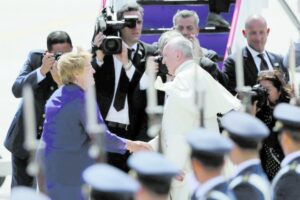 Bachelet agradece palabras y acciones del Papa: “Han sido  un testimonio de esperanza”