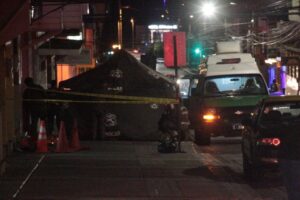 Una fuerte caída le habría provocado la muerte a un transeúnte en el “Barrio Rojo”