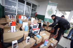 Con arraigo regional quedó sujeto que  intentó millonario contrabando de celulares