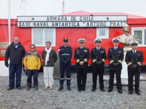Base Naval Arturo Prat celebró 71 años en el continente blanco