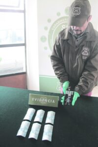Taxista “Uber” arriesga 7 años de cárcel por violento asalto a pasajero que dejó malherido en la calle