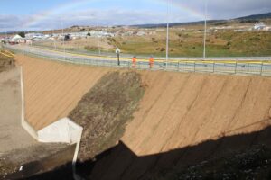 Pasarela del sector de Avenida Eusebio Lillo fue blanco de atentado