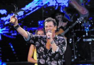 Con sabor, alegría y al ritmo del vallenato se inauguró la quinta noche del Festival de Viña