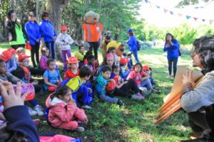 Con cuentos de Tolkien en el bosque niños conmemoran el Día Mundial de los Humedales