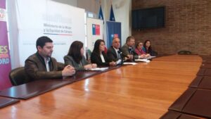 Iniciativa busca premiar a mujeres que aporten a la igualdad de género