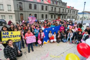 Puntarenenses realizaron “velatón” en cumpleaños de Sophia