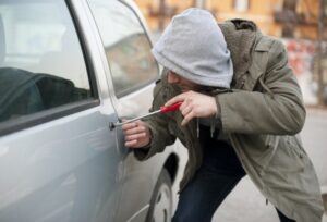 Denuncias por robo de autos bajaron en un 51% con relación a 2016