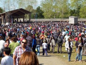 Delegación magallánica tiene stand propio en Festival Costumbrista de Castro