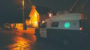 Sujetos roban joyas, relojes y otras especie desde vivienda