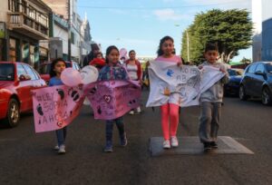 Más de 250 personas participaron de marcha por Ley Sophia