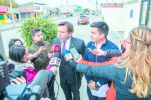 Cámaras de televigilancia provocan  polémica entre Cogler y Fernández
