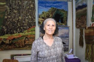 Conoce la historia de dos magallánicas que encontraron la pasión en sus manos