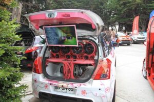 El colorido de la Expo Motors Chile se “tomó” ayer instalaciones de Cordenap