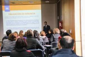 Fiscal regional lidera charlas con funcionarios públicos  para denunciar delitos