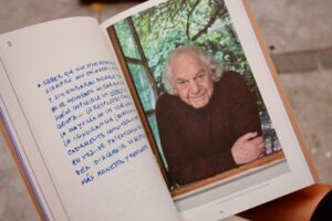 Presentan libro sobre trayectoria de Claudio di Girolamo