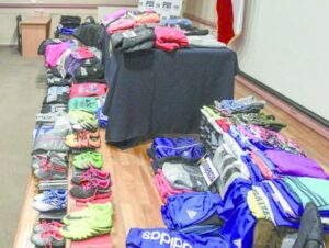 Incautan más de 20 millones de pesos en prendas de vestir falsificadas
