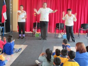 Compañía de teatro de Arica llegó a Magallanes con obras para niños