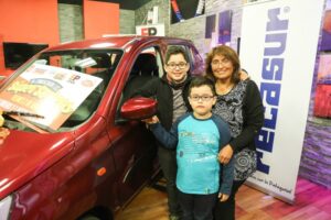La increíble historia de los niños  ganadores del auto cero kilómetro