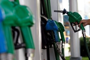Precios de las bencinas suben más de 5 pesos
